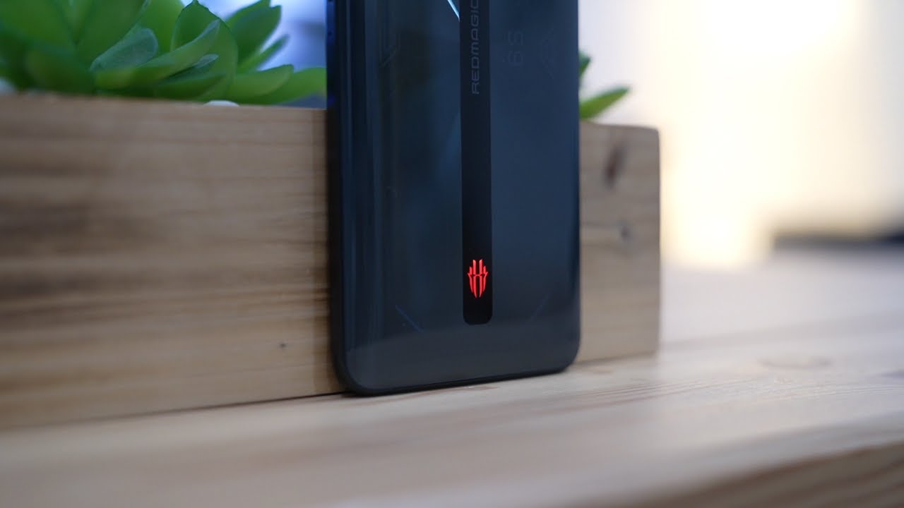 صورة مراجعة للهاتف ZTE nubia Red Magic 6s Pro: فقط لمحبي الألعاب!